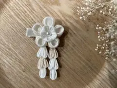 ヘアピン　ヘアクリップ　ベビークリップ　ひな祭り　初節句　白　花　つまみ細工