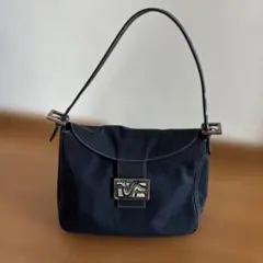 フェンディ(FENDI)⭐︎マンマバケット マーブル　ショルダーバッグネイビー