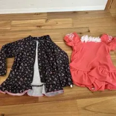 フリル付き水着と花柄ラッシュガードセット 80