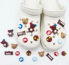 ジビッツ　サンダル　クロックス 　アクセサリー　m&m くま　茶系　新品未使用