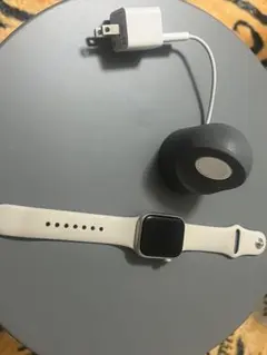 Apple Watch SE 2 44 mm GPS 充電器3in1 2 in1 - メルカリ