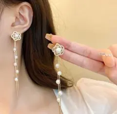 8. ピアス　レディース　ロング　お花　ゴールド　パール　上品な