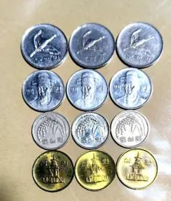 「韓国の旧貨幣」コレクション、12枚セット、 （500・100・50・10W）のサムネイル