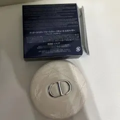 【新品未使用】Dior ディオールスキンフォーエヴァークチュールルミナイザー05