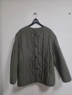 カーキ キルティングジャケット ノーカラー