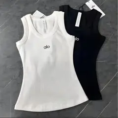 alo yoga ホワイト クロップドタンクトップ 白S alo yoga ホワイト クロップドタンクトップ 白Sオリジナル