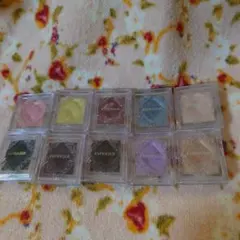 ESPRIQUE アイシャドウ 10色セットのサムネイル