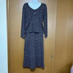 ローラアシュレイ　長袖 L size セットアップ