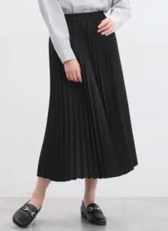 黒 プリーツロングスカート