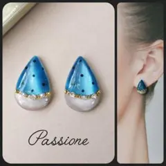 【一点物】ベージュドット＆ブルーマグドロップ ピアス/イヤリング