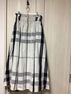 チェック柄ロングスカート　ポリエステル　Mサイズ