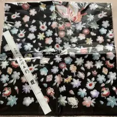 本場銘　友禅五彩　花もみじ蝶柄　ブラック　華やか　大判ハンカチ