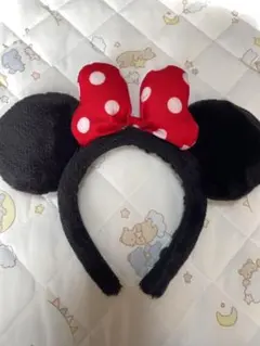 ミニーマウス カチューシャ 赤い水玉リボン