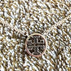 Tory Burch ロゴ サークル ネックレス ゴールドのサムネイル