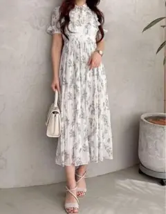 MERCURYDUO 花柄ラッフルプリーツティアードハーフスリーブワンピース