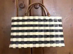 プラカゴバッグ　ベージュ✖️黒　持ち手部分クラフトバンド　バッグ