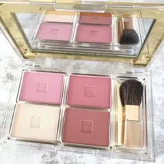新品未使用☆ESTEE LAUDER デラックス フェース　コンパクト　チークのサムネイル