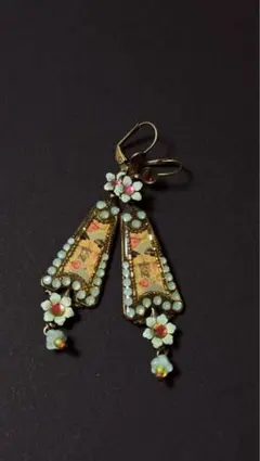 ミハエルネグリン　美品　フラワーモチーフピアス