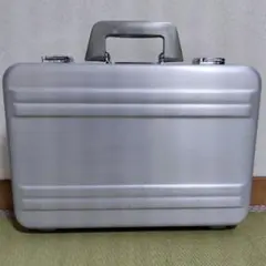 ハードアタッシュケース シルバー ビジネスバッグ ダイヤルロック