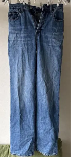 UNIQLO ワイドストレートデニム　サイズ23