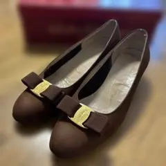 Ferragamo ブラウン リボン付き　パンプス