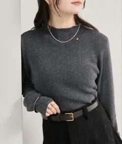 mysticプレート付きハイネックニット