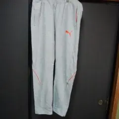 PUMA グレー ジャージパンツ Mサイズ