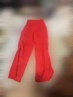 赤 ワイドパンツ 大きめ GU.ユニクロ
