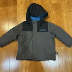 BURTON フード付きダウン　雪遊び