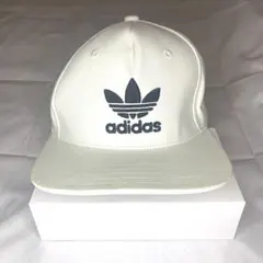 【美品】adidas 白キャップ