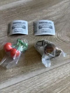 どうぶつの森 フルーツキーホルダーコレクション ガチャ さくらんぼ・ハチのす
