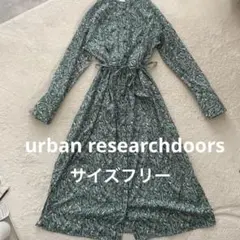 美品 アーバンリサーチドアーズ フラワープリントワンピース ロング フリー