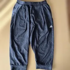 adidas 幾何学模様