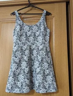 リップサービス　花柄ミニワンピース