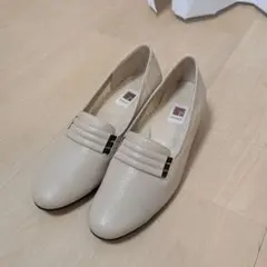 【超美品】箱付き ピサ Posaz ローファー型パンプス ベージュ 24cm