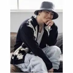 登坂広臣着用 supreme cow print cardiganのサムネイル