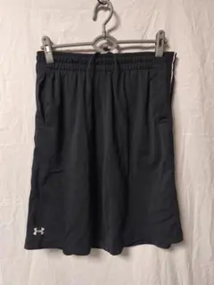 アンダーアーマー ハーフパンツ 黒 ドライ 短パン メンズ M
