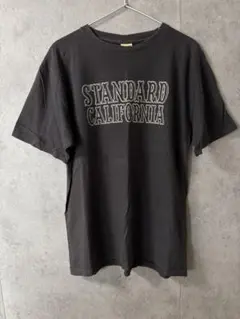 スタンダードカリフォルニア　ロゴプリントTシャツ