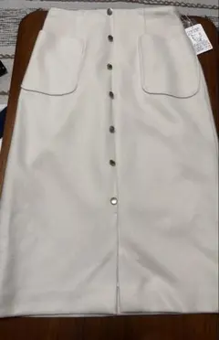 新品未使用　NOLLYS タイトスカート