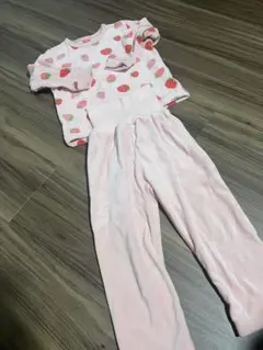イチゴ柄パジャマ 90cm
