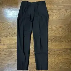 ユニクロ　ブラック スラックス センタープレス