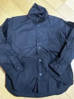黒シャツ　110cm