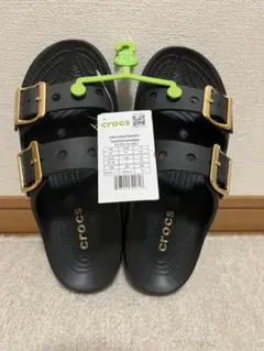メタリックバックル サタデー サンダル クロックス crocs 24cm - メルカリ