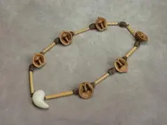 ハンドメイド・ネックレス／天然素材縄文アクセサリー／蓮の実、胡桃の殻、竹、蝋石