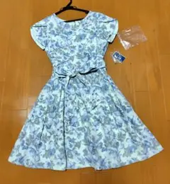 【新品タグ付】水色 ひざ丈ワンピース