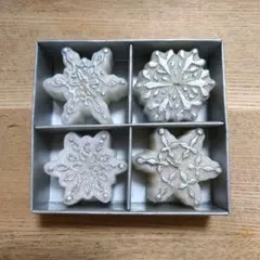 雪の結晶　スノーキャンドル　4個セット　白　ホワイト　銀　シルバー　オーロラ