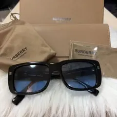 BURBERRY サングラスのサムネイル