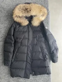 ピレネックス超美品　ダウンのサムネイル