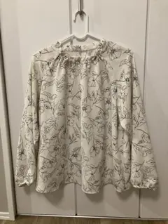 NATURAL BEAUTY 長袖 ブラウス 花柄 Mサイズのサムネイル