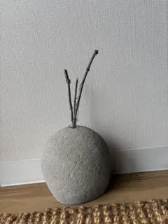 石 一輪挿しのサムネイル